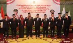 Ansar Lantik Tujuh Pejabat Eselon II, Tekankan Kinerja dan Inovasi