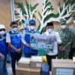 Menteri Kesehatan Budi Gunadi Sadikin saat penyerahan bantuan obat-obatan dan alat kesehatan di Palangka Raya, Kalimantan Tengah. (Sumber: Kementerian Kesehatan)
