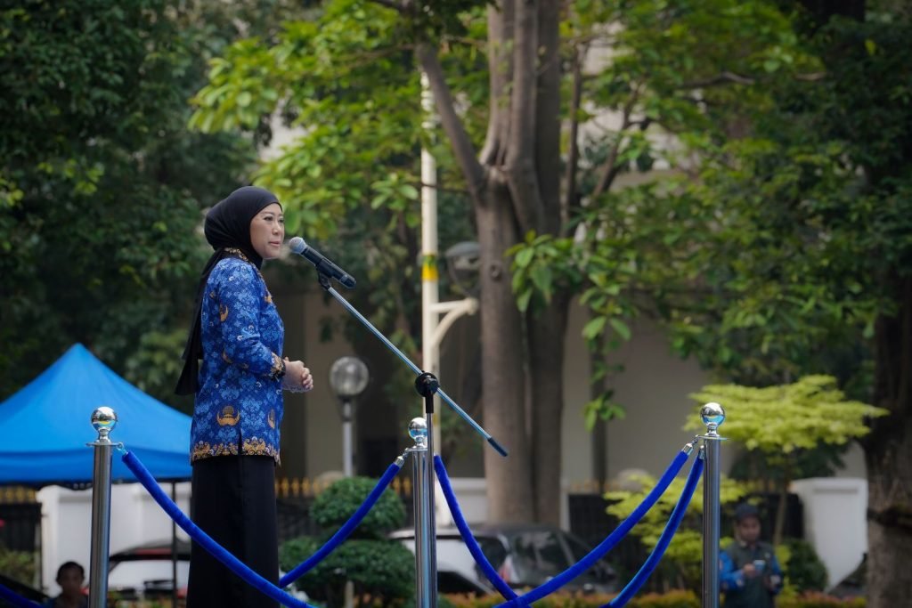 Menkomdigi), Meutya Viada Hafid, saat menjadi Inspektur Upacara Peringatan Hari Sumpah Pemuda ke-98 di Lapangan Antakupa, Kementerian Komunikasi dan Digital, Jakarta, Rabu (28/10/2026). (Ses Ditjen KPM)