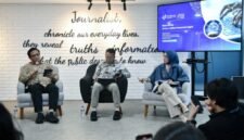 Direktur Kemitraan Komunikasi Lembaga dan Kehumasan Marroli Jeni Indarto saat menjadi narasumber dalam acara Ngopi Bareng di Kantor Kementerian Komdigi, Jakarta Pusat, Kamis (29/10/2026). (Foto: DRA/Humas Kemkomdigi)