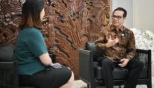 Wamenkomdigi Nezar Patria dalam sesi wawancara dengan CNBC Indonesia di Kantor Kementerian Komdigi, Jakarta Pusat. (Foto: DRA/Humas Kemkomdigi)