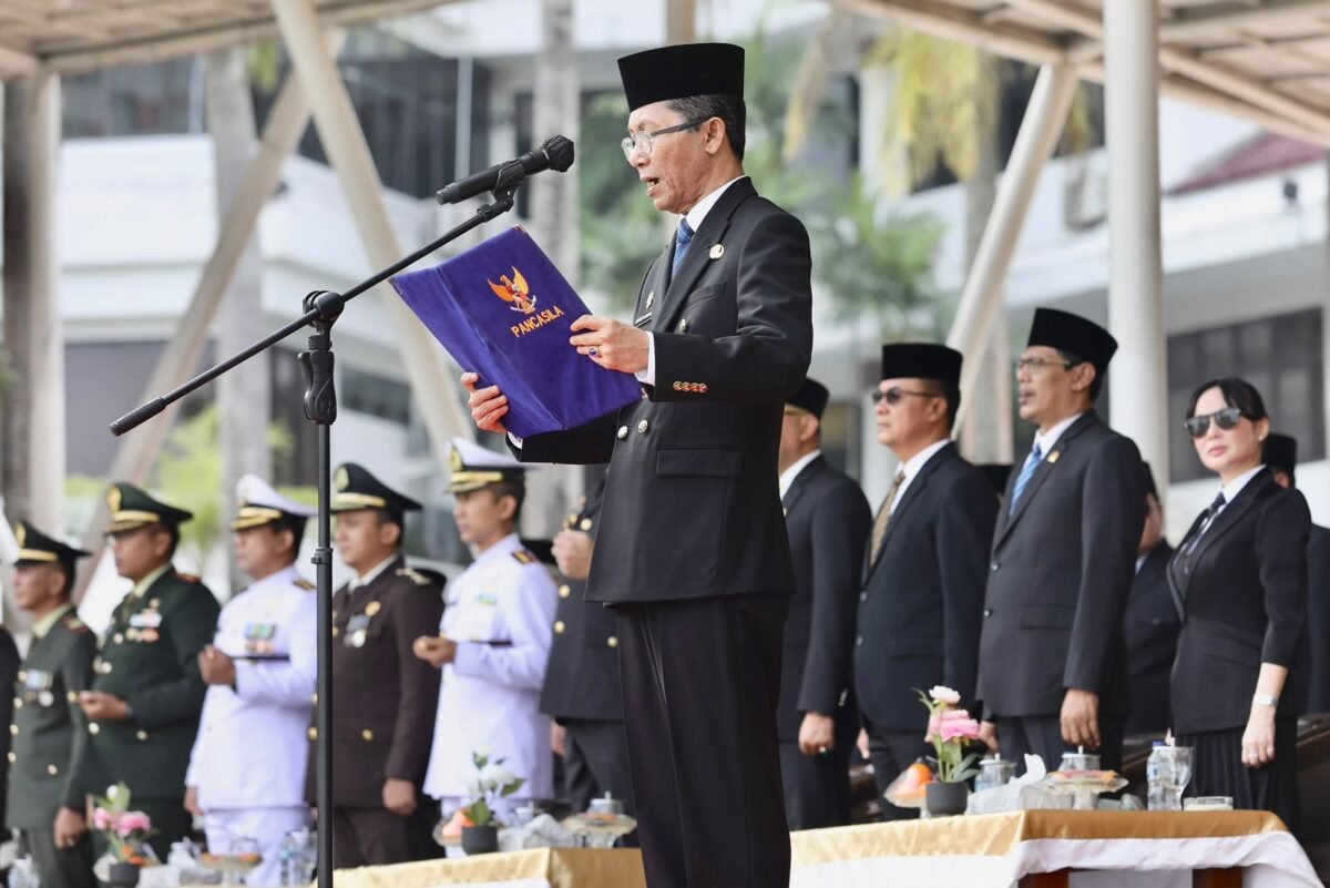 Sejumlah pegawai mengikuti upacara Peringatan Hari Kesaktian Pancasila Tingkat Kota Batam Tahun 2026 di Dataran Engku Putri, Batamcentre, Kamis (1/10/2026). Foto: Humas Diskominfo Batam