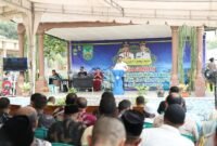 Wali Kota Batam, Amsakar Achmad, menyampaikan sambutan saat silaturahmi bersama RT, RW, dan LPM se-Kecamatan Bulang, Kamsi (8/10/2026). Foto: Humas Diskominfo Batam