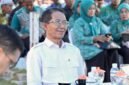 Wali Kota Batam, Amsakar Achmad, menyerap aspirasi warga saat silaturahmi bersama RT, RW, dan LPM se-Kecamatan Galang di Halaman Kantor Camat Galang, Kamis (29/10/2026). Foto: Humas Diskominfo batam
