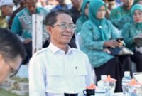 Wali Kota Batam, Amsakar Achmad, menyerap aspirasi warga saat silaturahmi bersama RT, RW, dan LPM se-Kecamatan Galang di Halaman Kantor Camat Galang, Kamis (29/10/2026). Foto: Humas Diskominfo batam