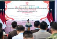 Presiden Prabowo Subianto menyampaikan sambutannya di Kompleks Kejaksaan Agung Republik Indonesia, Jakarta, pada , Selasa (6/10/2026). (BPMI Setpres/Muchlis Jr)