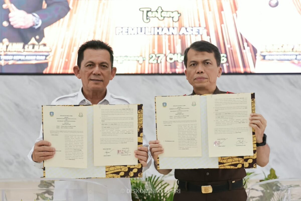 Rapat Paripurna Pendapat Akhir Fraksi-Fraksi di Ruang Sidang Utama DPRD Kepri, Senin (26/10/2026). Foto: Diskominfo Kepri