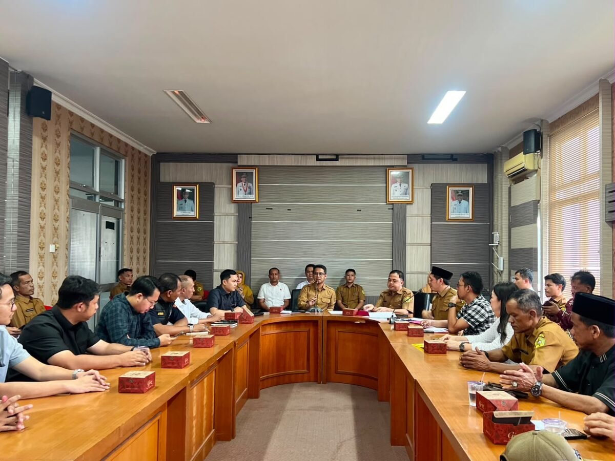 Pertamina bersama Pemerintah Kabupaten Karimun dan instansi terkait juga menggelar rapat koordinasi pada Selasa (27/10)/2026). Foto: Istimewa