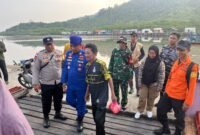 Bachtiar (61) setibanya di Kepulauan Riau setelah melalui proses evakuasi dan penanganan medi, pada Sabtu (17/10/2026). (BPBD Kepri)
