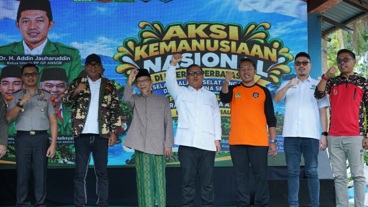 Wakil Gubernur Kepri Nyanyang Haris Pratamura menghadiri Aksi Kemanusiaan Nasional digagas Pimpinan Wilayah Gerakan Pemuda Ansor Kepulauan Rian di Pantai Nongsa, Batam, Kamis (29/10/2026). (Ziqri)