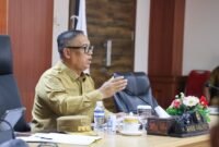 Wakil Gubernur Kepri, Nyanyang Haris Pratamura memimpin Rapat Asistensi Penyelarasan dan Inventarisasi Program Pembangunan Infrastruktur Pusat di Wilayah Provinsi Kepulauan Riau Tahun 2026–2027 di Ruang Rapat Utama Kantor Gubernur Kepri, Dompak, Tanjungpinang, Senin (5/10/2026). (Enji/DISKOMINFO KEPRI)